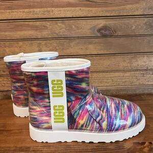 UGG Classic Clear Mini Pixielate Boot Women’s Size 9 Wavy Rainbow Colors